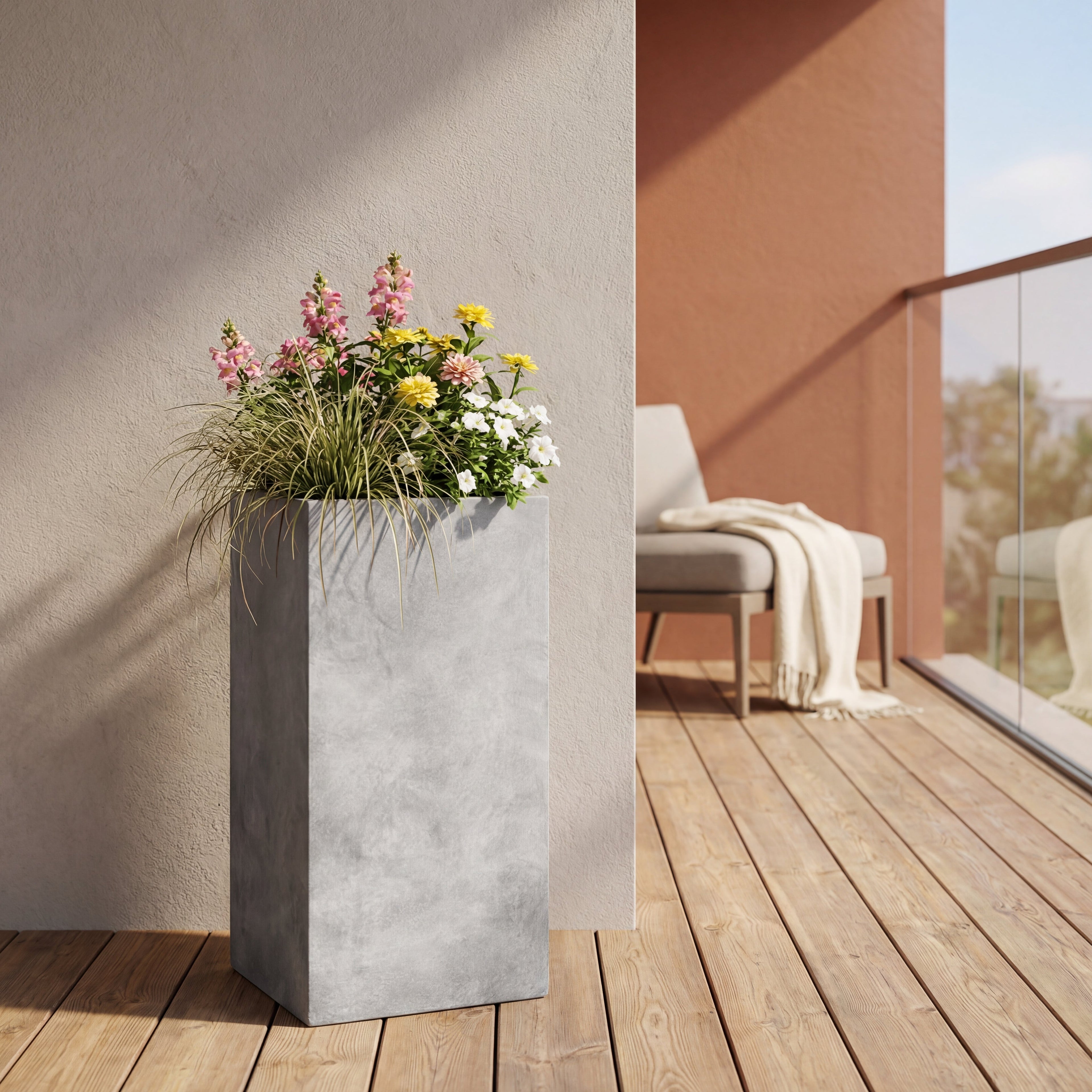 Beton-Pflanzkübel Hellgrau – (35 × 35 × 70 cm)